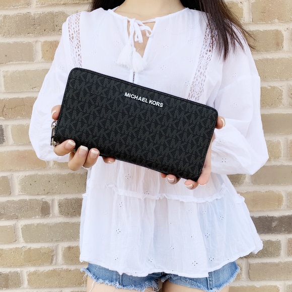 ‼️SALE‼️NWT Michael kors large tote Wallet Bundle - Picture 8 of 8